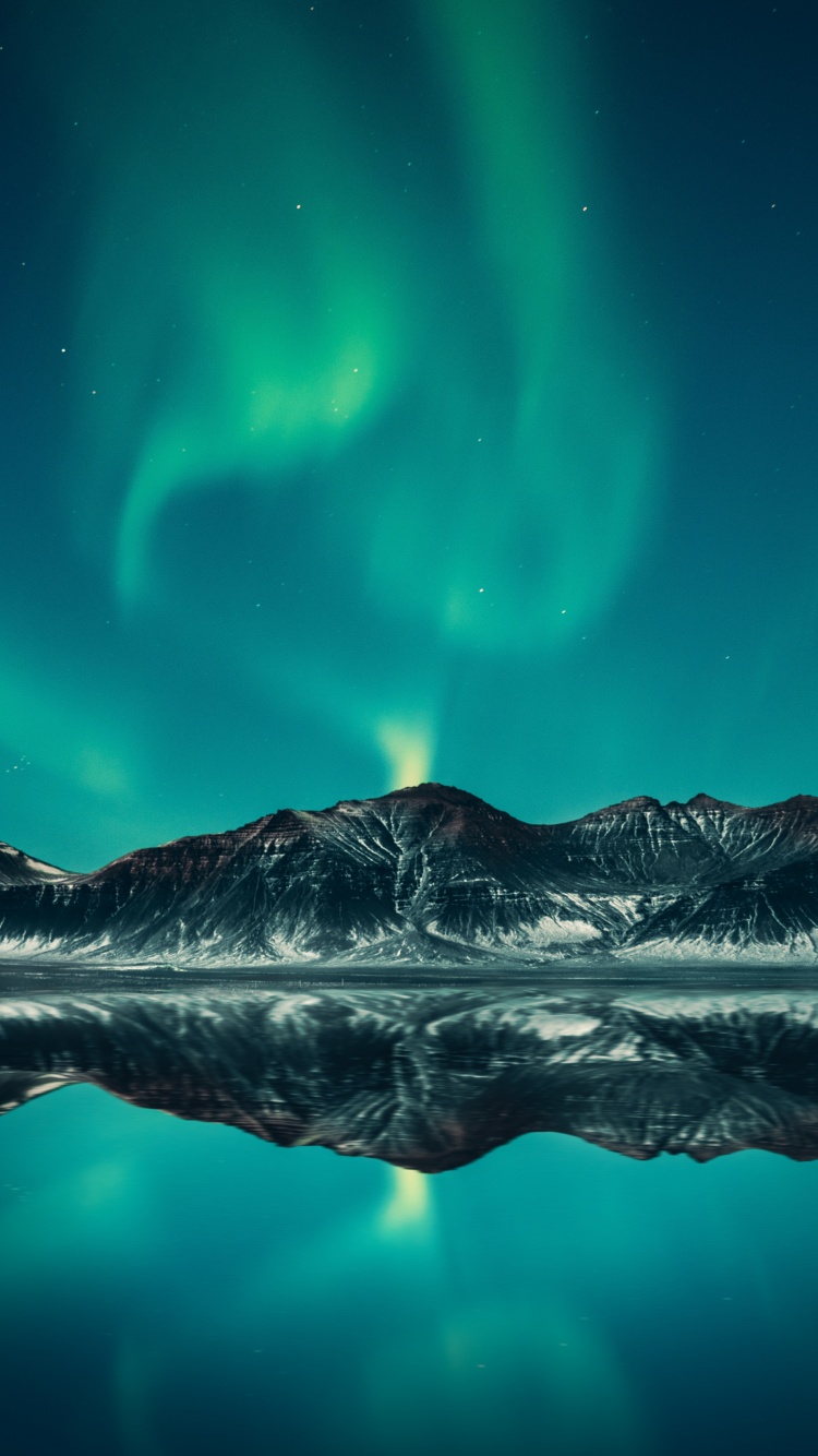 Aurora Borealis Wallpaper 4K, Mountains, Lake, Aurora sky, Iceland, 5K